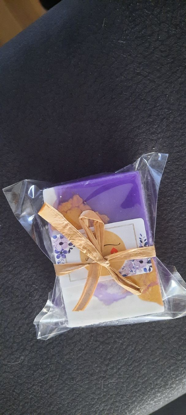 Doccia: Handgemachte Seife mit Lavendel, Neu & Originalverpackt – Nuovo (secondo la descrizione) da Solothurn venduto da lsc_pf99 9