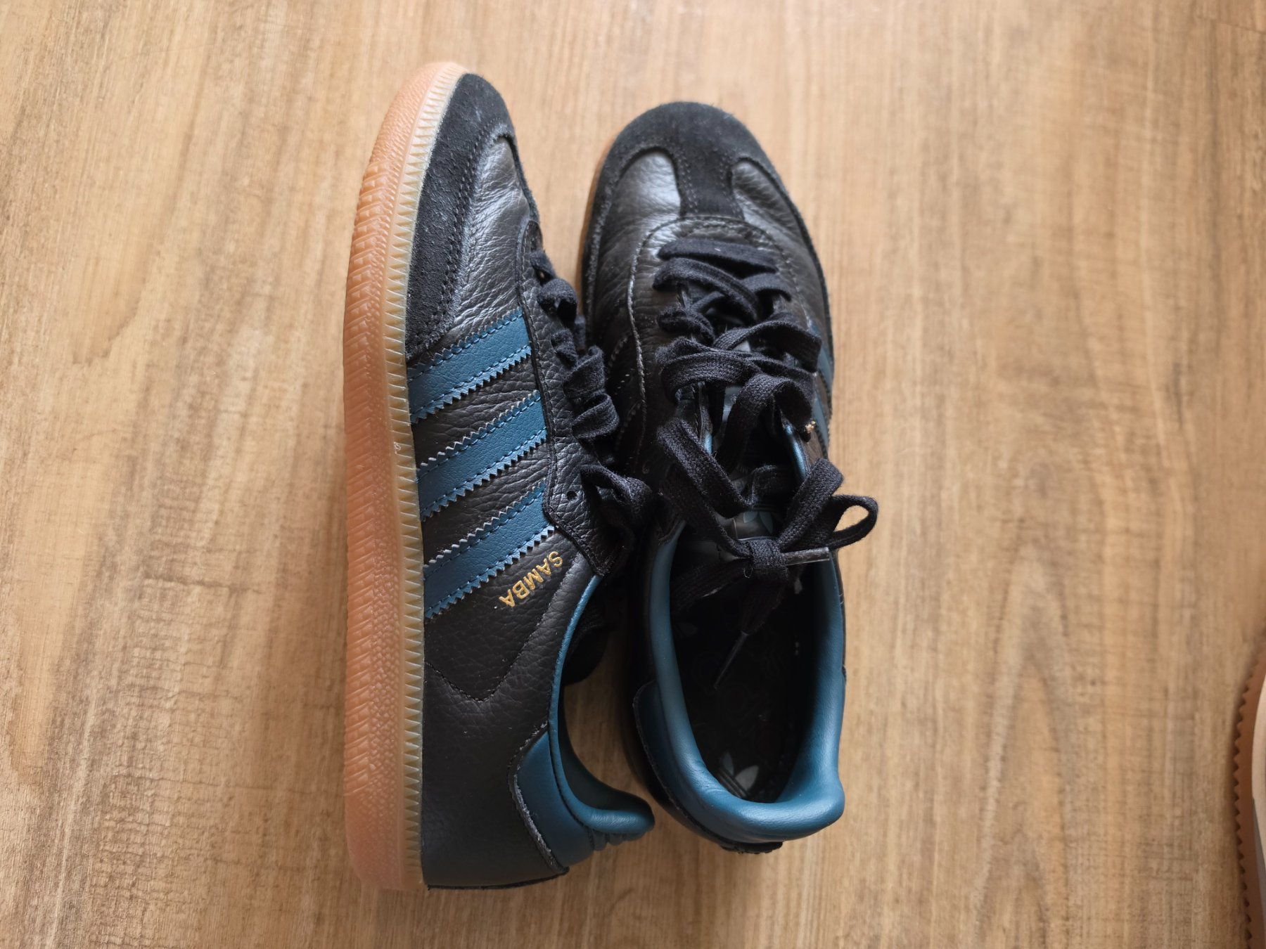 Adidas Scarpe da donna: adidas Samba Turnschuhe schwarz – Usato da Uetendorf venduto da Jasiiilein_ 1