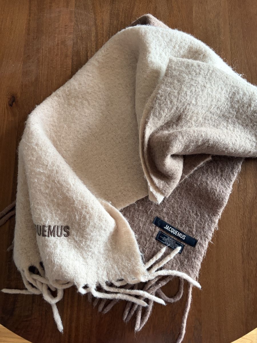 Jacquemus Foulard & Sciarpe: Schal Jacquemus beige Alpaca Wolle – Nuovo (secondo la descrizione) da Wädenswil venduto da sinuuro 2