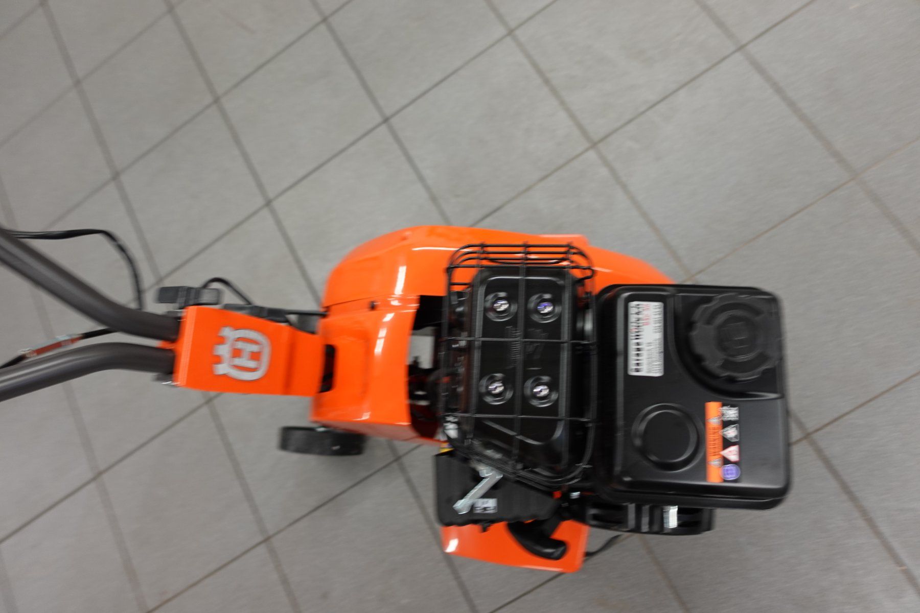 Tutte le macchine: Motorhacke TF120 Husqvarna – Nuovo e nell'imballaggio originale da Rüegsbach venduto da Garage3418 4