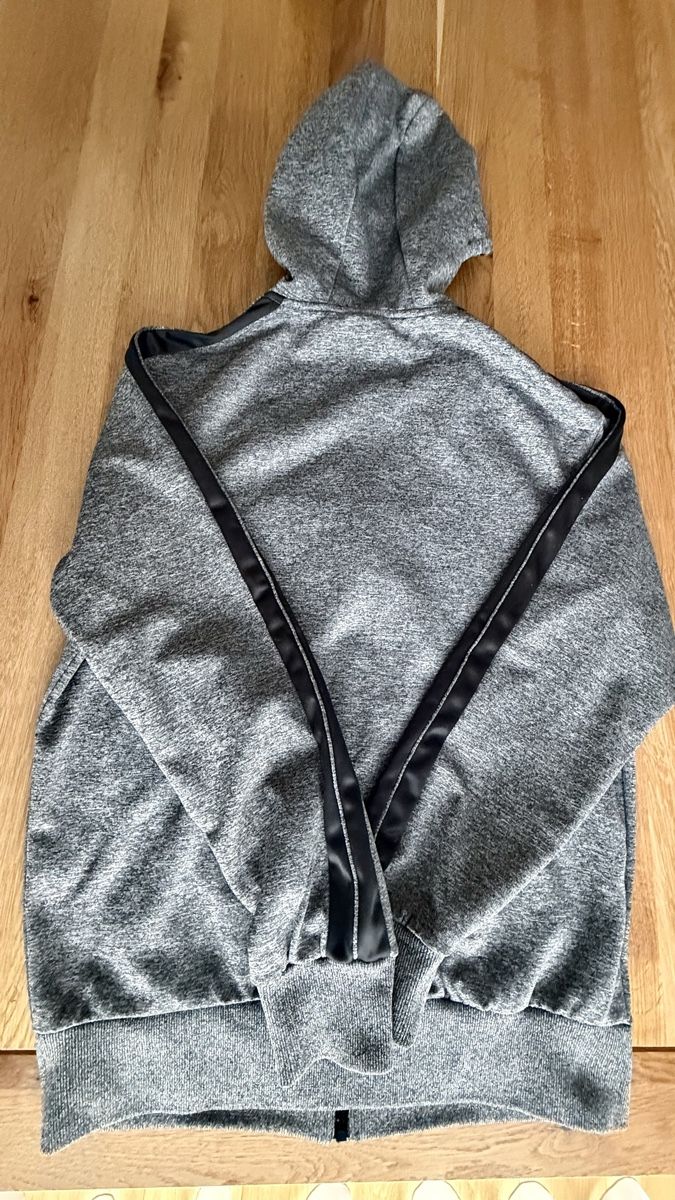 Ellesse Maglioni & Felpe: Kapuzenpullover Ellesse Hodie Gr M – Usato da Spiez venduto da neuki73 3