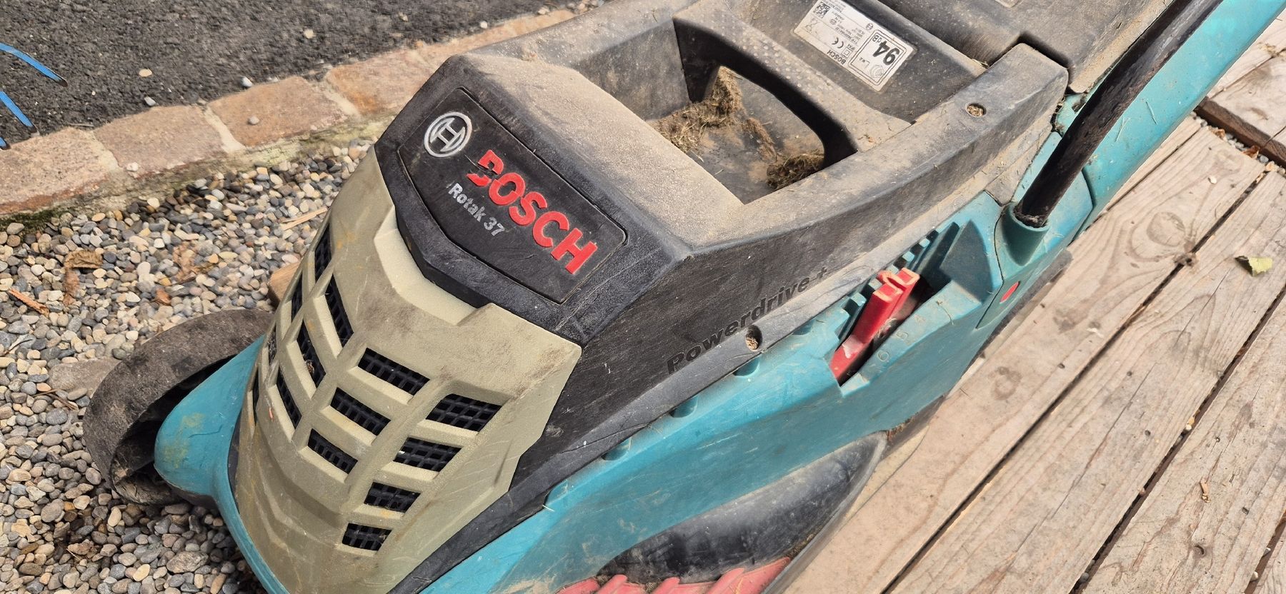 Bosch Tagliaerba: Elektro-Rasenmäher Bosch Rotak 37 – Usato da Nidau venduto da Le_Morgy 1