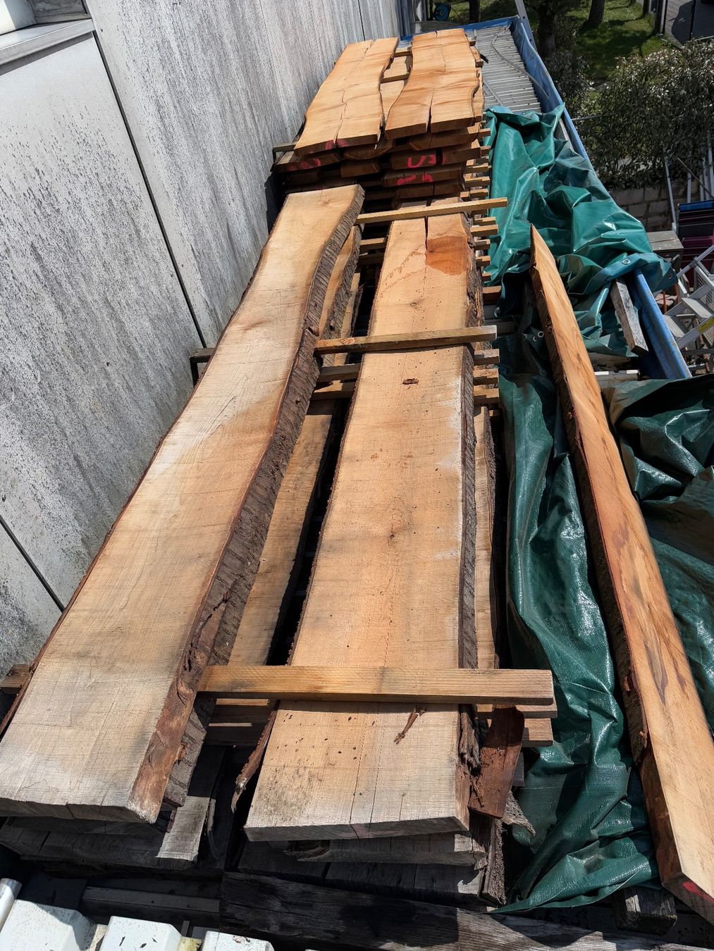 Holzartikel: Waldkirschbaum Klotzbretter trocken – Gebraucht aus Holziken von Timbergrizzly