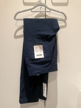 DKNY Herren Hose Voyager, Dunkelblau, Gr. 34/32, Neu! (52)
