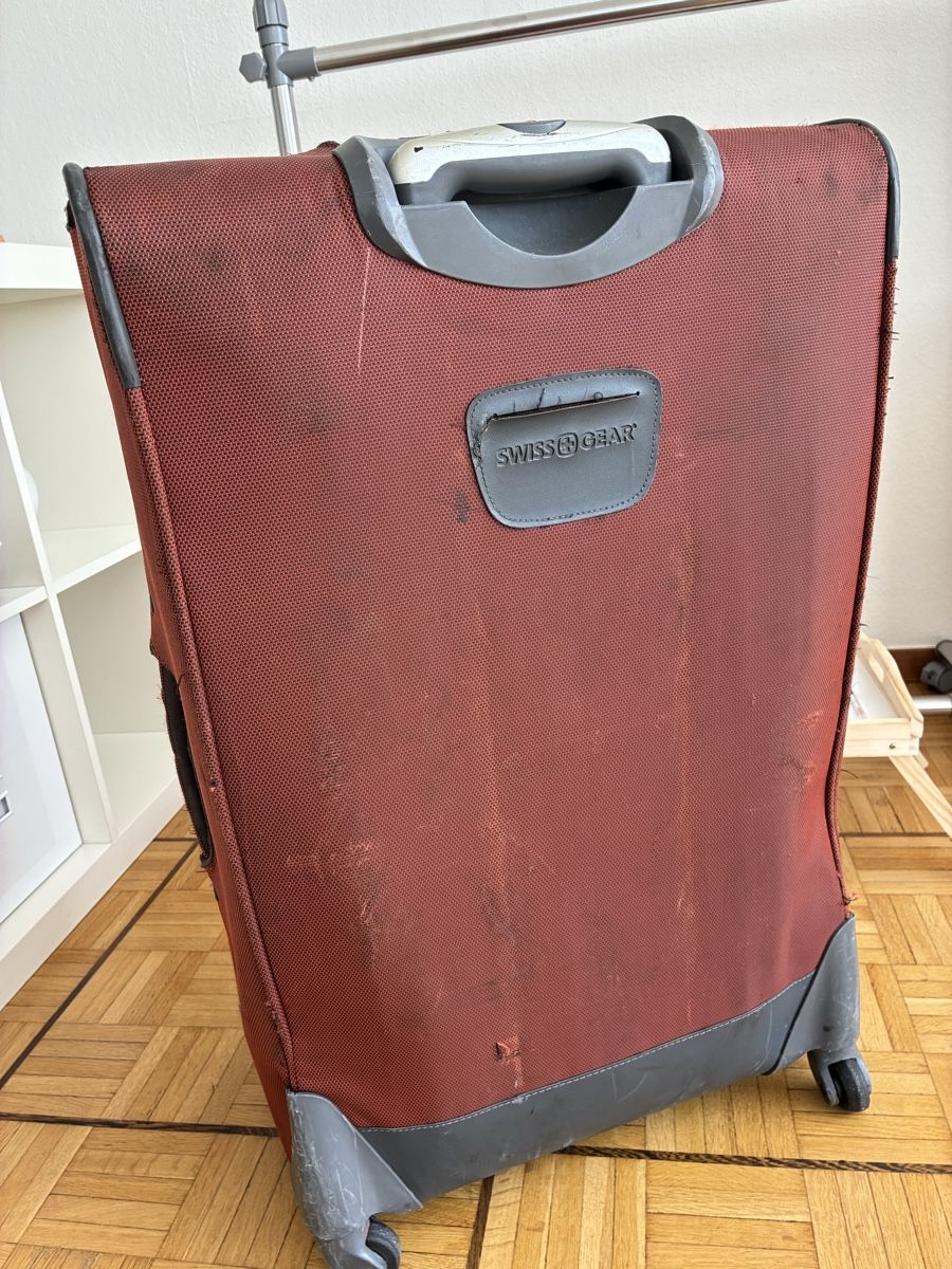 Swiss Valises de voyage: Suitcase suitable for 23Kg – D'occasion à Luzern par car_9qxd 2