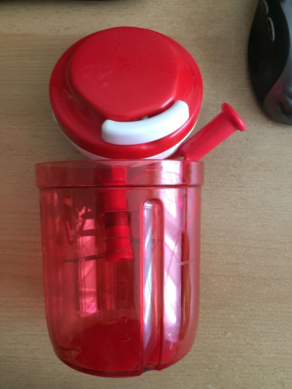 Tupperware Küchengeräte: Tupperware Speedy Chef rot 3 dl. – Gebraucht aus Winterthur von delfin1314