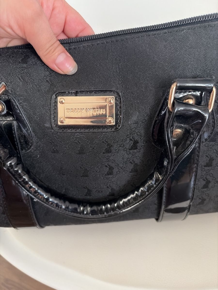 Sacs: Handtasche schwarz mit Muster guter Zustand – Défectueux à Opfershofen TG par dan_nxk8 3