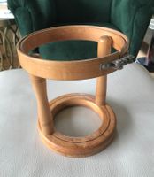 Vintage Stickrahmen auf Ständer, aus Holz