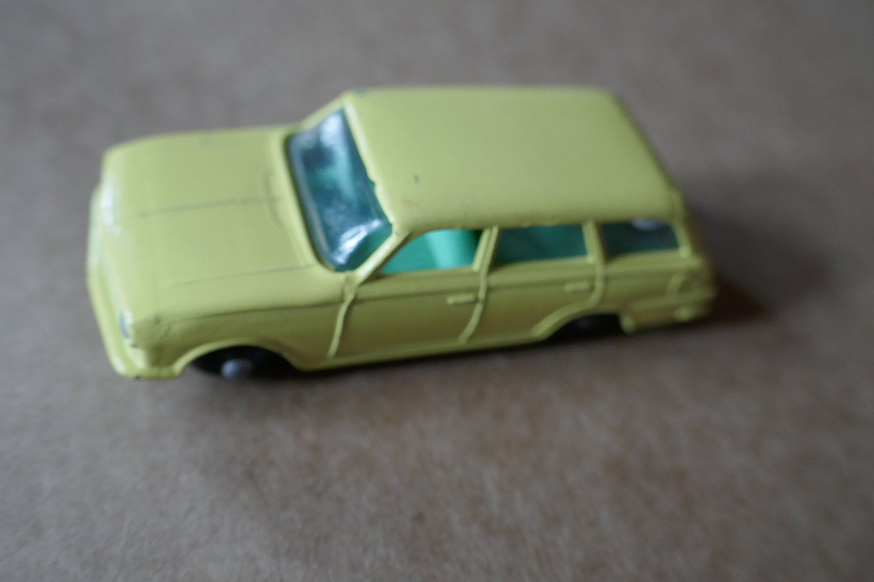 Lesney Modellini d'auto: Lesney   Vauxhall Victor – Usato da Madiswil venduto da ML911