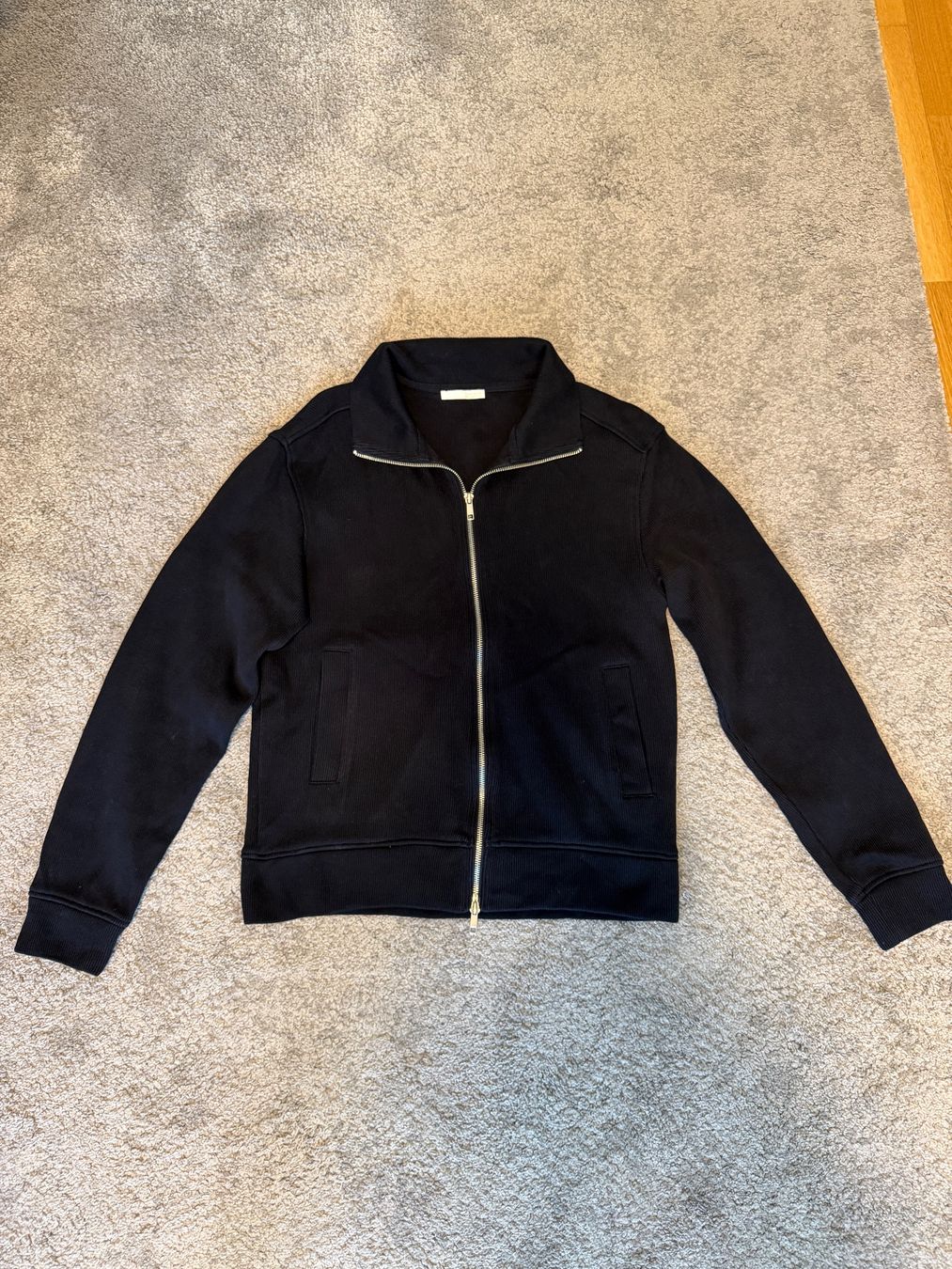 Zara Lotti di vestiti: Zara Pullover Paket, 4 Stück, nur 1 Winter getragen – Usato da Zürich venduto da TopElectronics 1