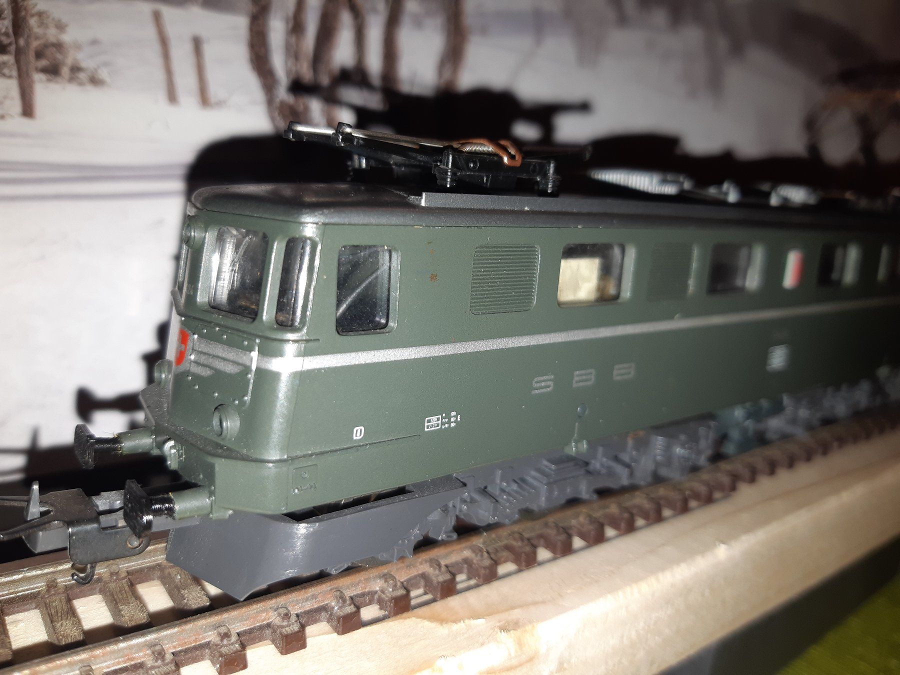 Lima Modellini di ferrovie: LIma Ae 6/6 H0 DC Neuchatel – Usato da Safenwil venduto da rob_c8dh