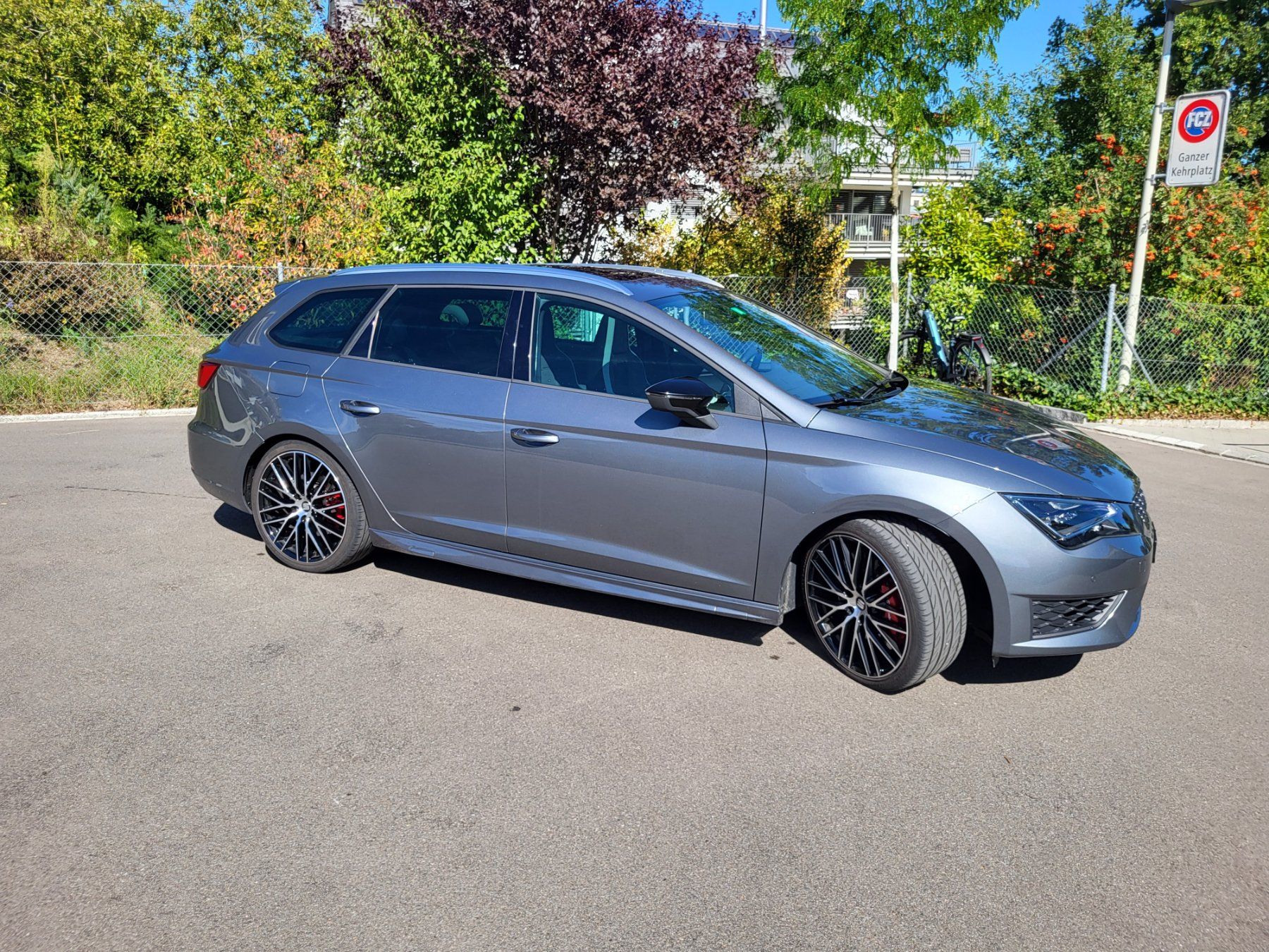 Seat Automobili: SEAT Leon ST 2.0 Cupra 280cv – Usato da Wallisellen venduto da Mightybarb 2