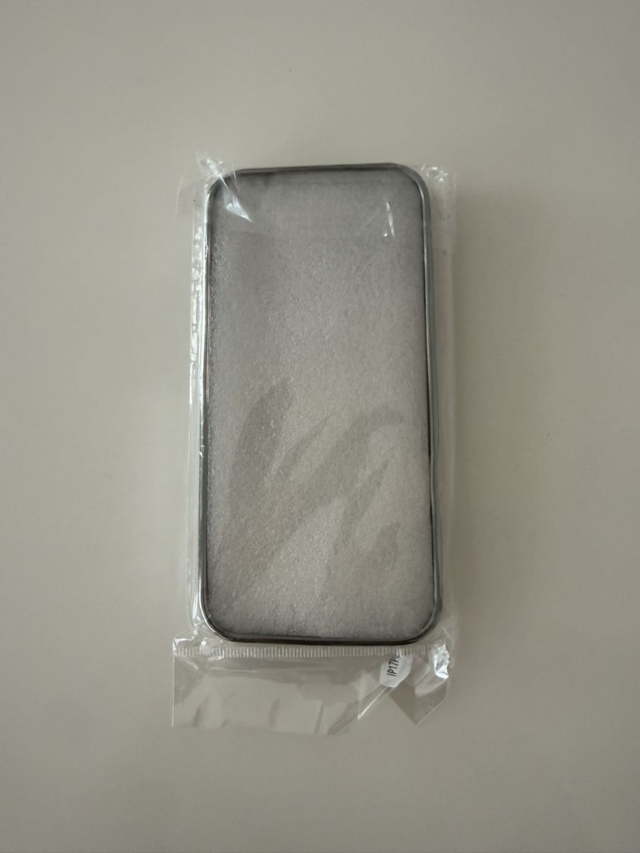 Apple Cover & Protezioni schermo: Neu! IPhone 17 Pro Max Hülle in Silber – Nuovo e nell'imballaggio originale da Würenlingen venduto da stojoski96 1