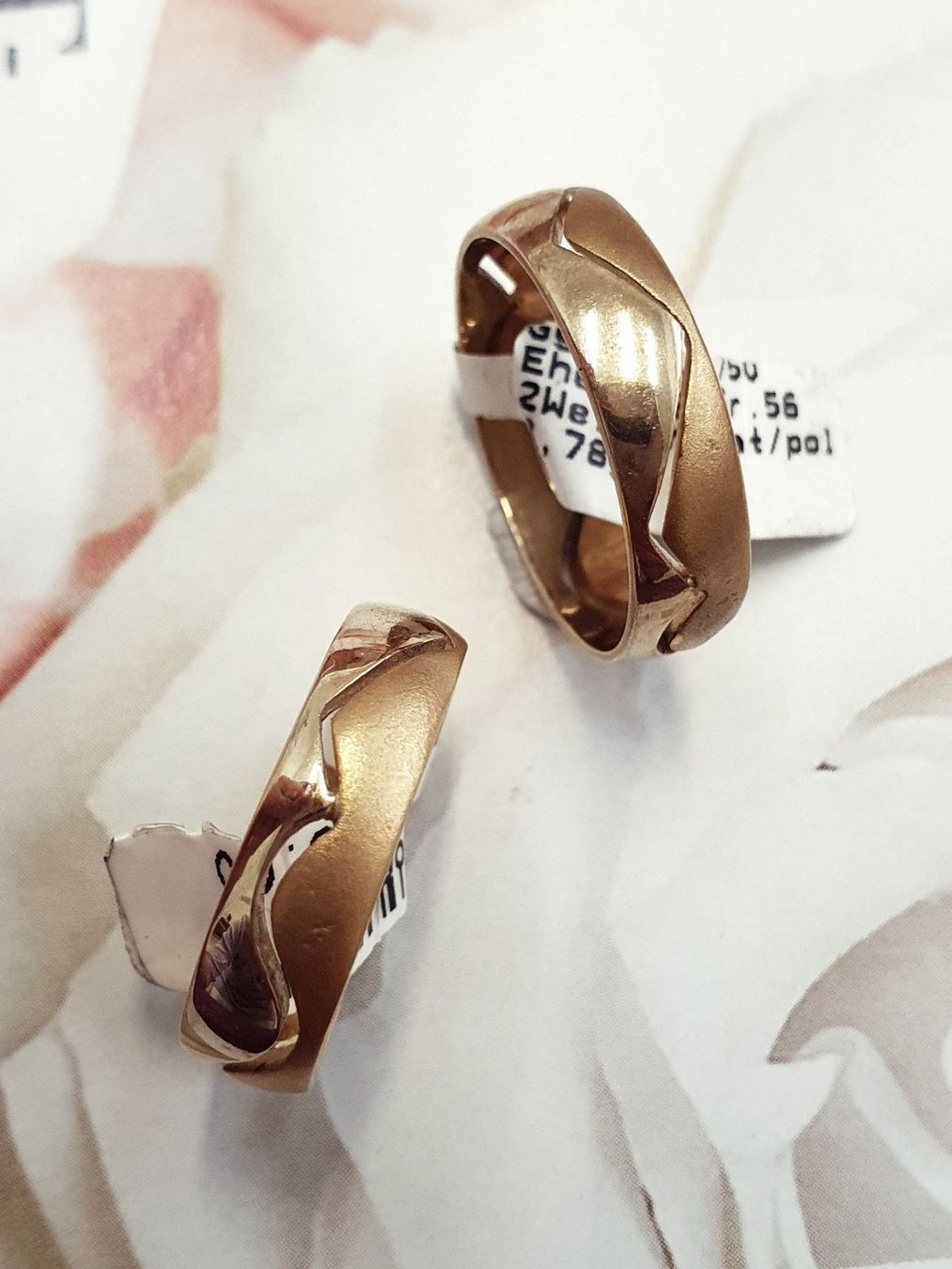 Bagues: Neue Eheringe in 750 Gold, 18 Karat – Neuf (Voir description) à Unterägeri par Altgoldschmuck 3