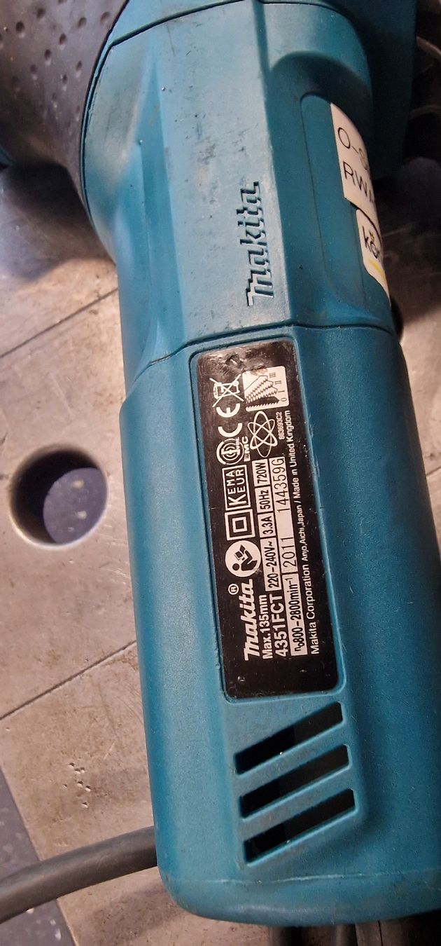 Makita Toutes les machines: Makita 4351FCT Stichsäge  – D'occasion à Emmenbrücke par inf_l8yf 2