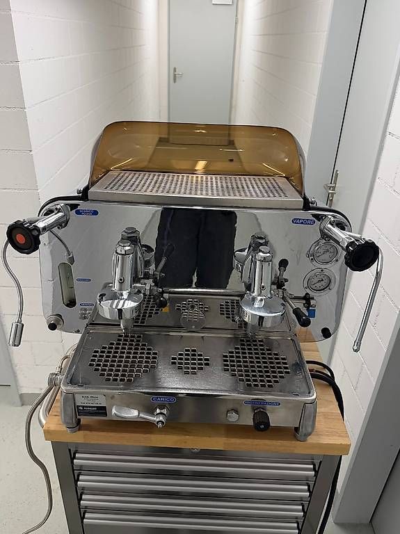 Macchine per caffè & Macchine per espresso: Faema E61 2-gruppige Gastro-Espressomaschine – Usato da faellanden venduto da Rkey