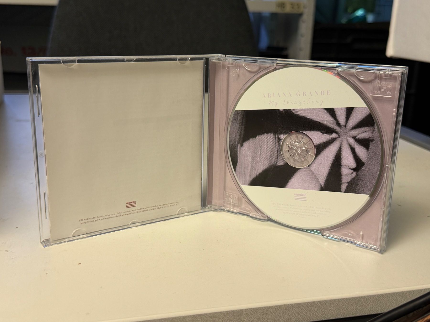 CD: Ariana Grande - My Everything - HD23D – Nuovo (secondo la descrizione) da Küsnacht ZH venduto da Jazztilldawn 2