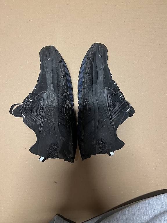 Scarpe da uomo: Wanderschuhe nike schwarz wasserdicht Größe 40 – Usato da Zürich venduto da zevius 1