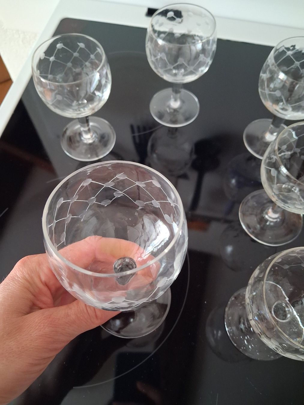 Bicchieri: 6er Set Weingläser mit Schliffmuster, feine Wein-Kelche – Nuovo (secondo la descrizione) da Wald ZH venduto da e8e 9