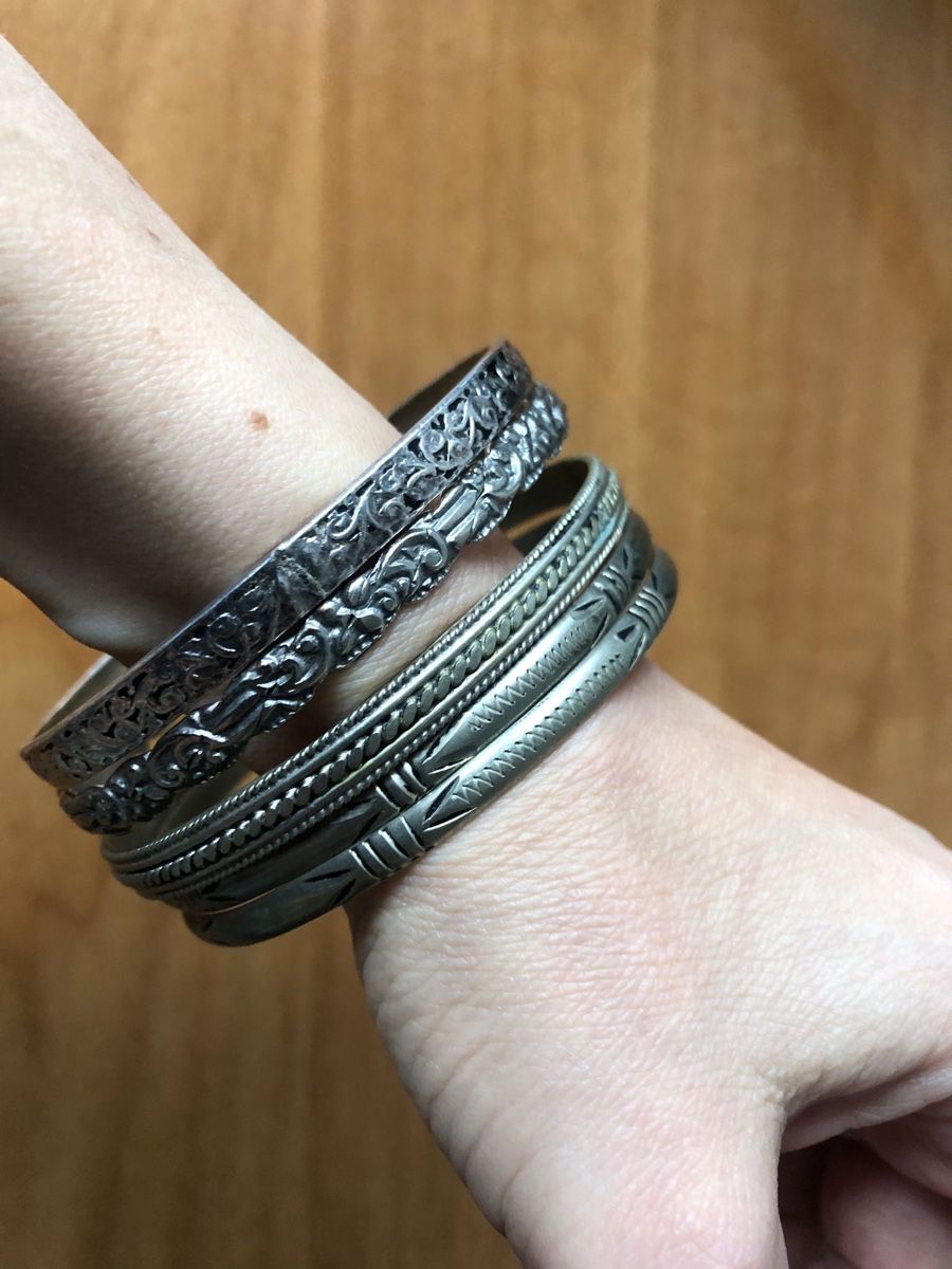 Altri gioielli: Bracelets and necklaces from various countries – Usato da Meilen venduto da val_tsv8