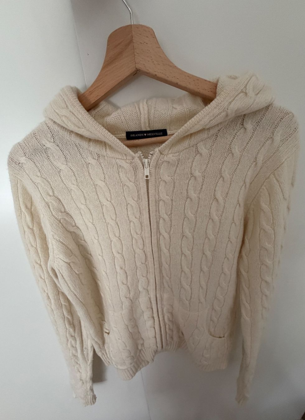 Brandy Melville Giacche: Strickjacke von Brandy Melville – Nuovo (secondo la descrizione) da St.Gallen venduto da emm_9ydh