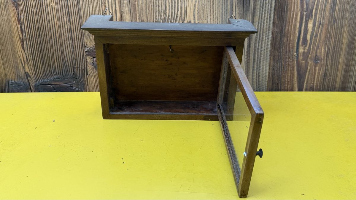 Vetrine: Kleine Wandvitrine antik Biedermeier – Usato da Riedholz venduto da Frettchen63 1