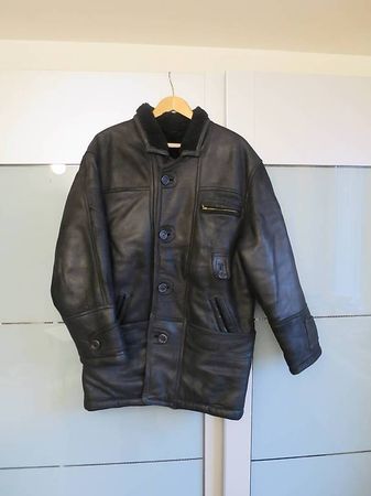 warme schwarze Lederjacke (gefüttert)