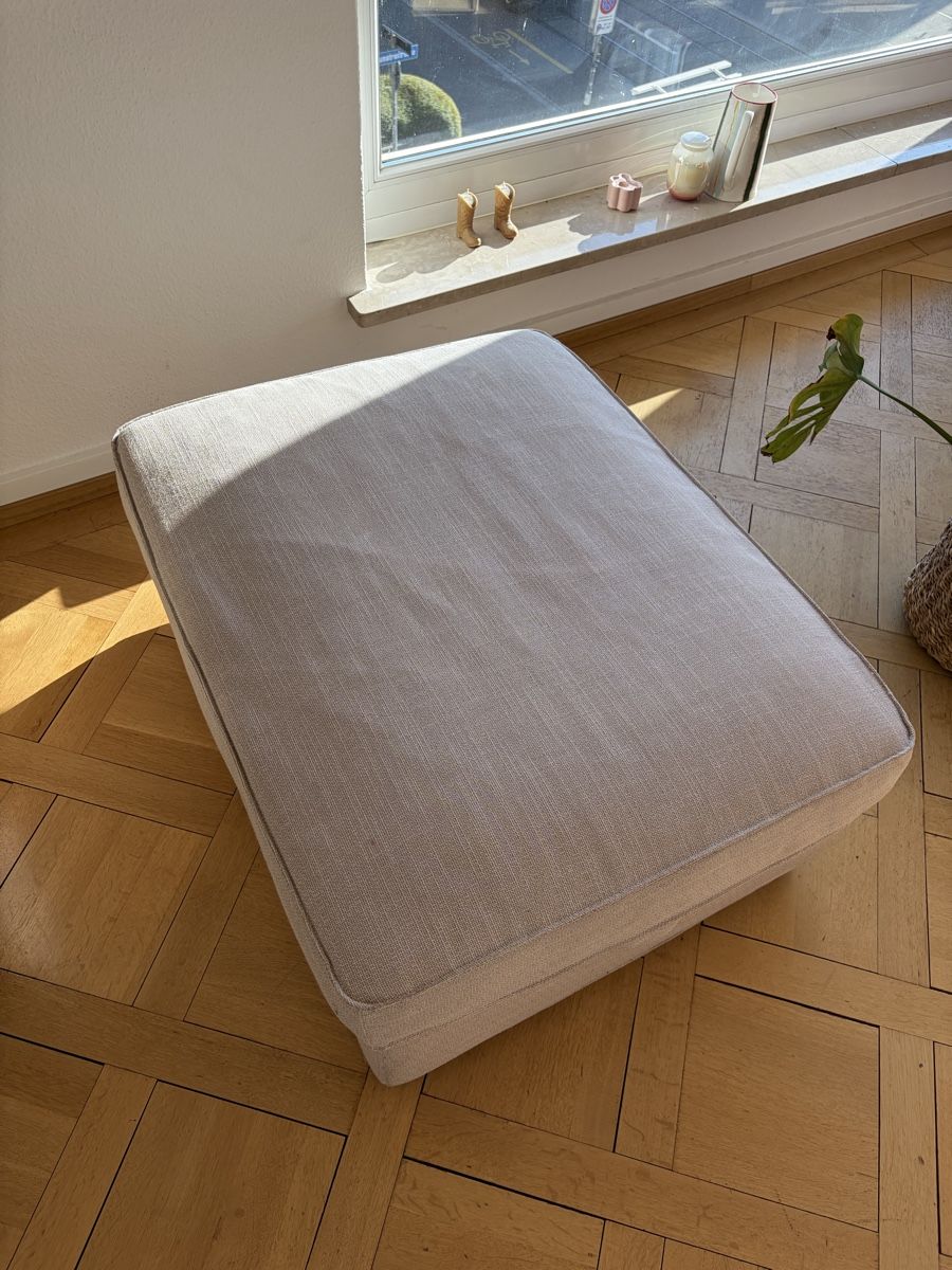 Sofas: Polsterhocker Beige – Gebraucht aus Zürich von cel_8thy
