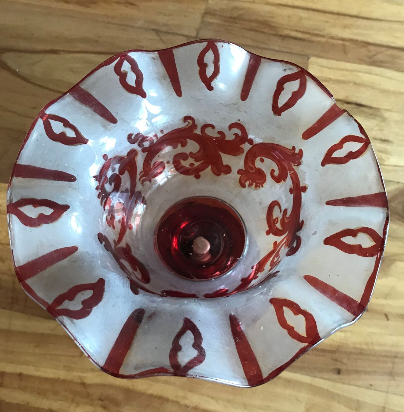 Gläser: Antikes Glas Kelchform rot weiss – Gebraucht aus Rorschacherberg von snOOpydOg11 3