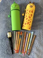 LEGAMI Etui Dino Giraffe mit Stiften Set, neuwertig!