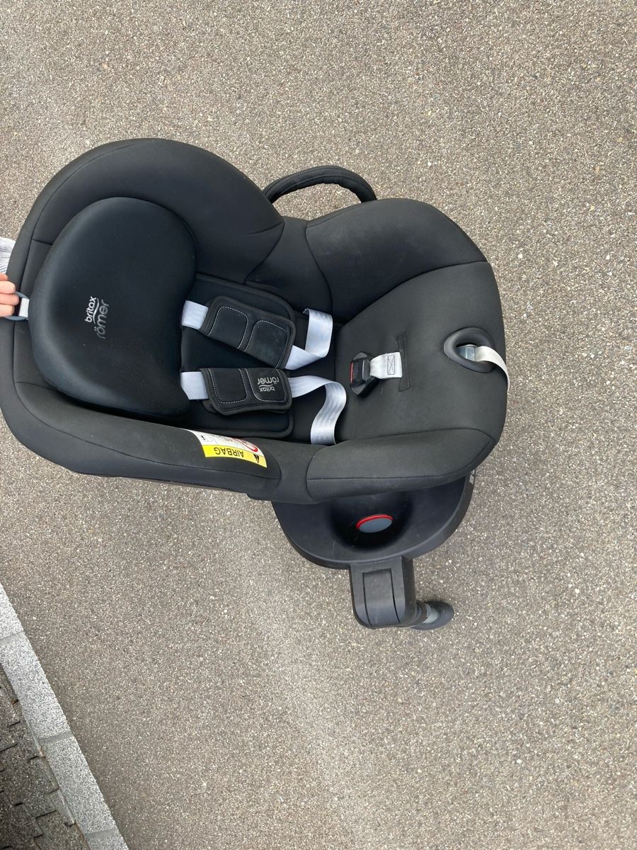 Britax Römer Seggiolini per auto: Britax Römer Dualfix 2R – Usato da Arbon venduto da ova_k2hm 1