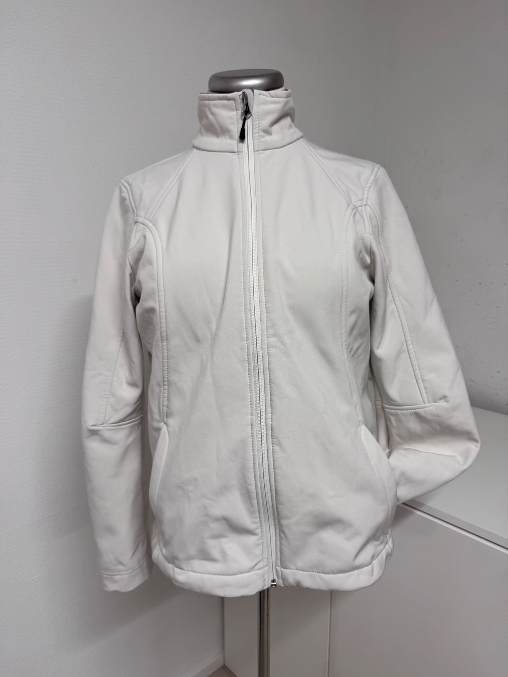 Jacken: Landsend Outdoorjacke mit Fleecefutter Grösse M – Gebraucht aus Zürich von van_5xbk