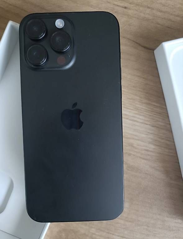 Telefoni cellulari / Smartphones: iPhone 16 pro max 256g – Usato da Airolo venduto da Davide1982 1