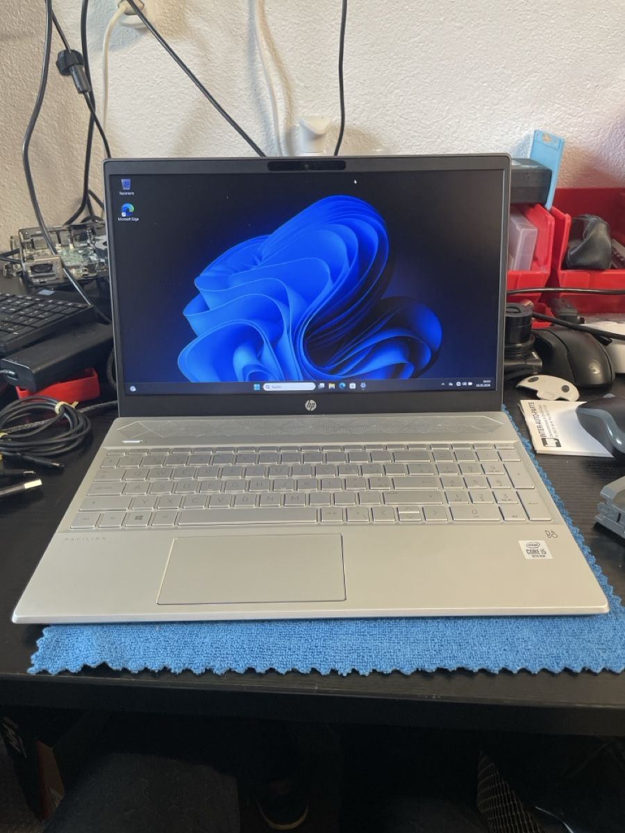 Hewlett Packard Notebook: HP Pavilion – Nuovo (secondo la descrizione) da Abtwil sg venduto da Kueng.MultiOutlet