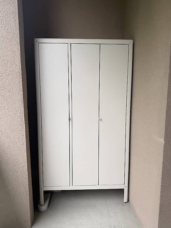 Armadi: Ikea Outdoor Schrank beige – Usato da Basel venduto da Ohschaumal