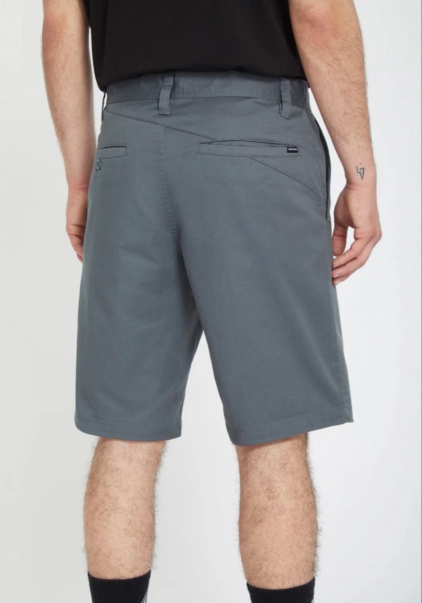 Volcom Pantalons: Volcom Short Skate – Neuf (Voir description) à Sorens par purpureta 1