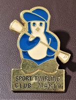 Q976 - Pin Sport Twirling Club Marly / Pinguin