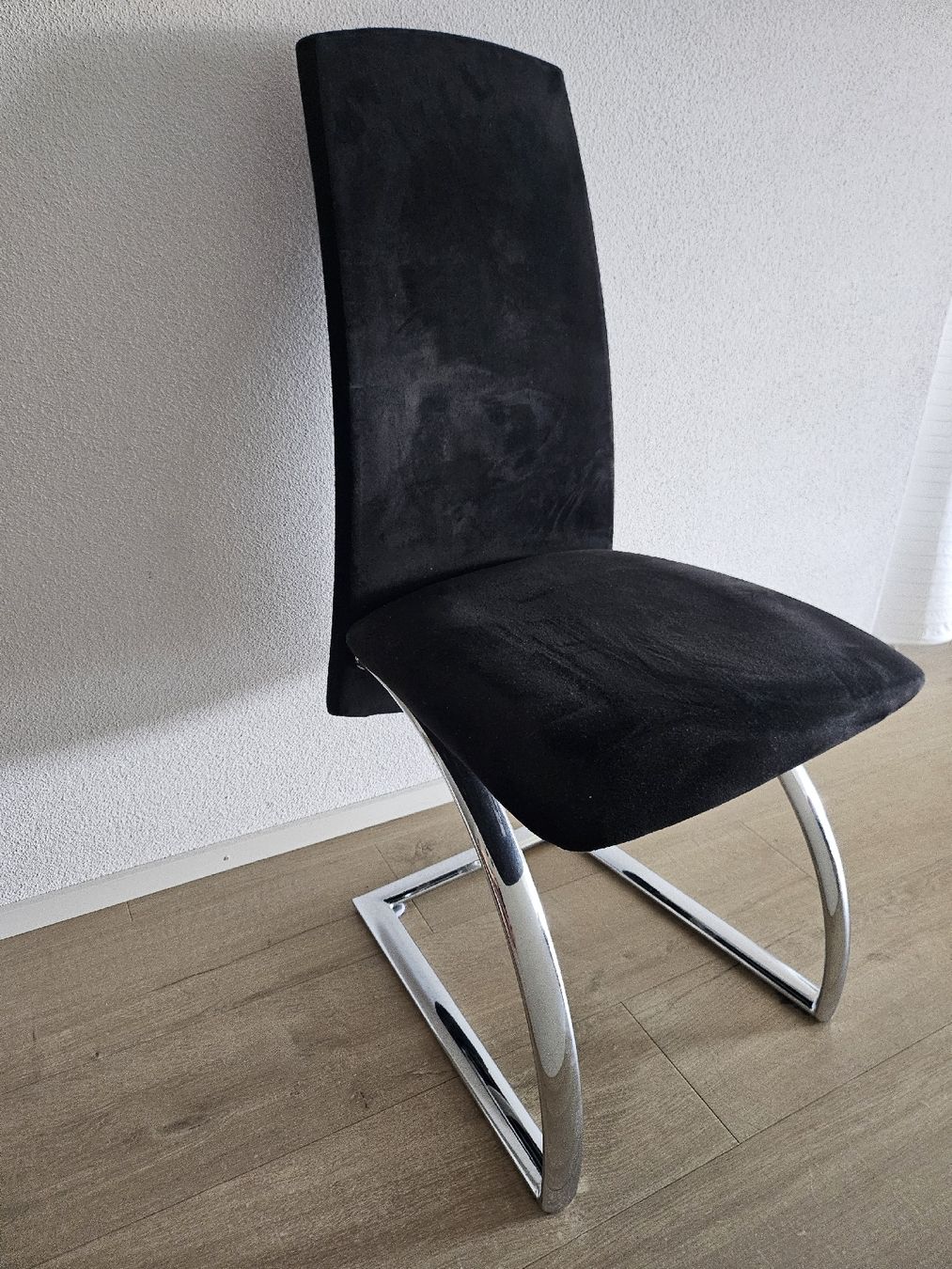 Stühle: Esszimmerstühle schwarz 4 Stk. – Gebraucht aus Würenlingen von Sheadona