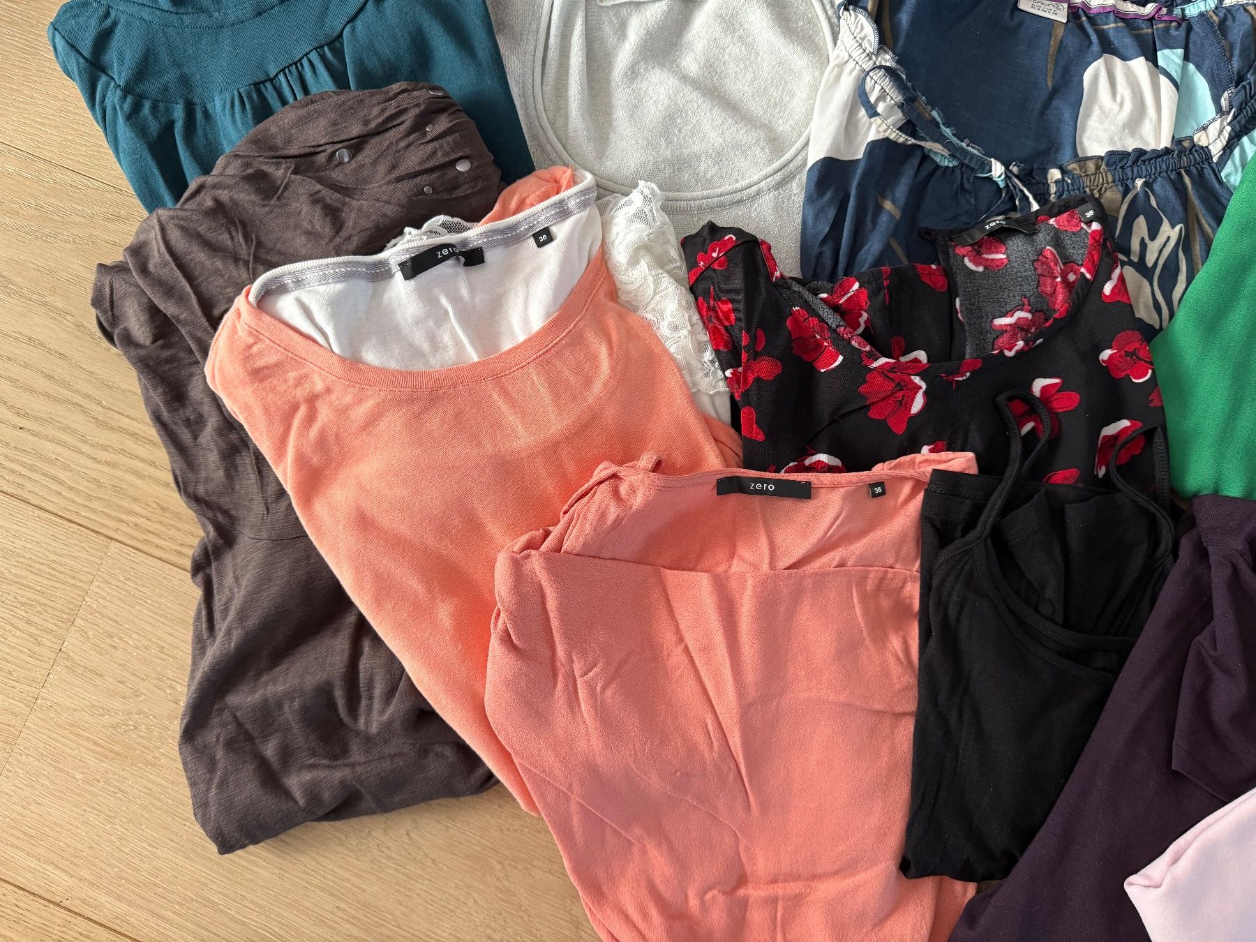 Esprit Lotti di vestiti: Kleiderpacket Damen Gr. S – Usato da Buhwil venduto da Lin66 2