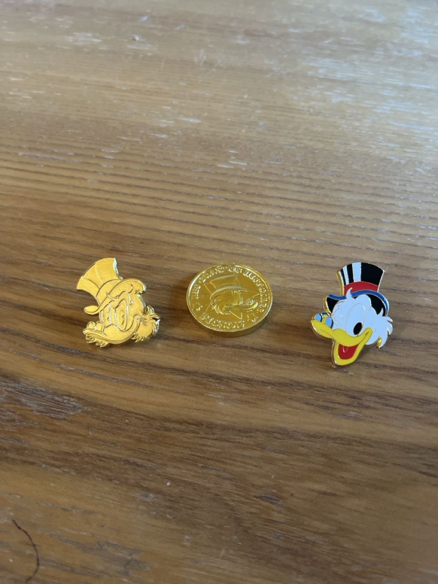 Placchette & Badge: Pins et Piece picsou   – Nuovo (secondo la descrizione) da St. Ursen venduto da RI01