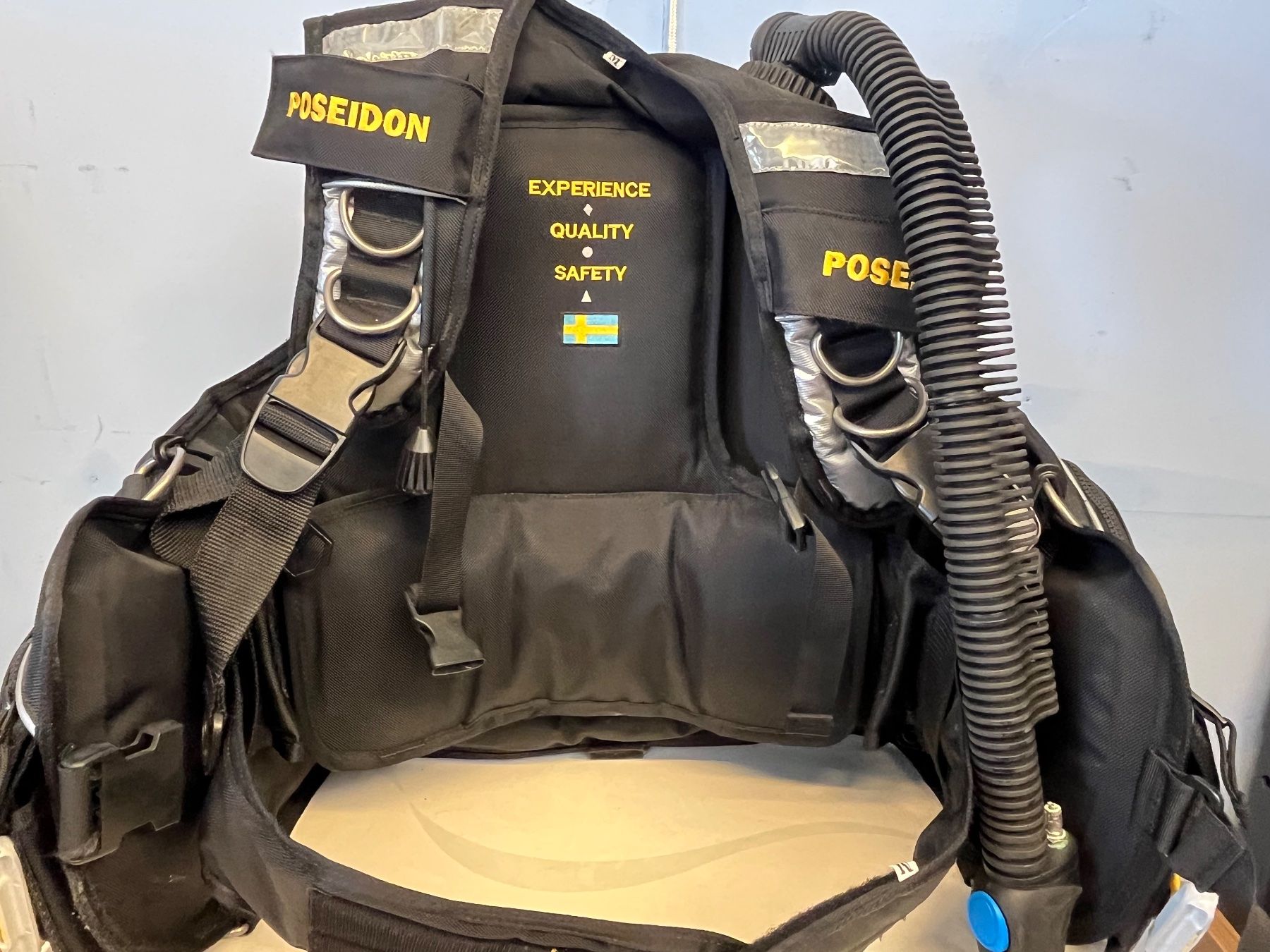 Bombole da sub: Poseidon Powerlift Photic-NHV Tarierjacket / BCD – Usato da Brittnau venduto da tauchshop 3