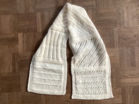 Wollschal mit Mustern, wollweiss