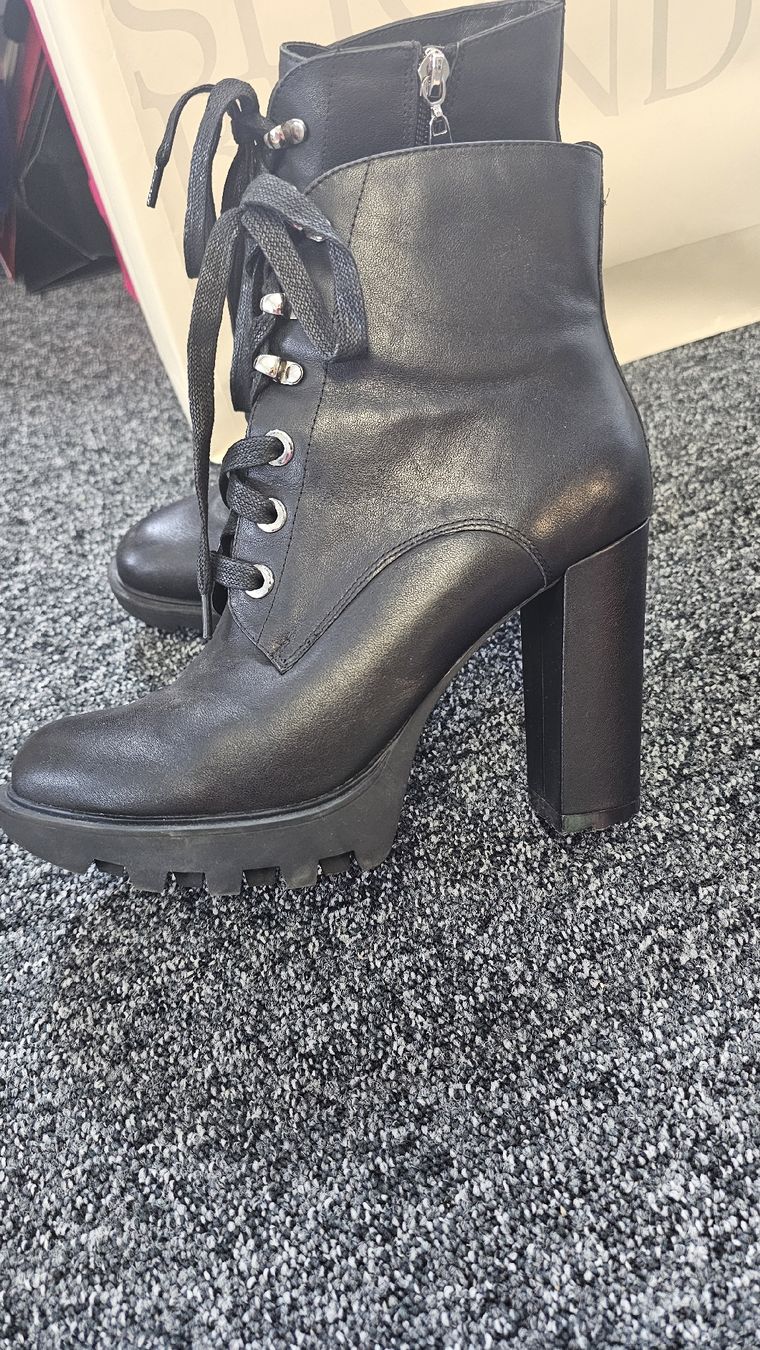 Scarpe da donna: Stiefeln – Nuovo (secondo la descrizione) da Mauren venduto da ehr_5cy6 3
