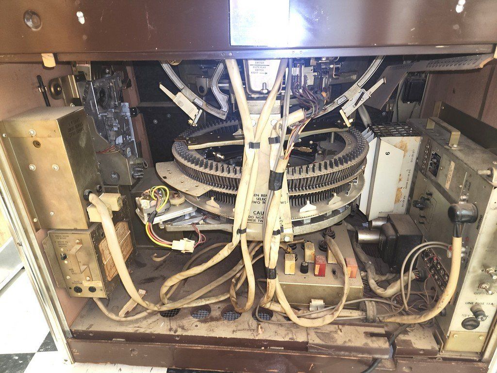Wurlitzer Musiktruhen: Wurlitzer Jukebox Model 2900 – Defekt aus Geroldswil von jukeman 6