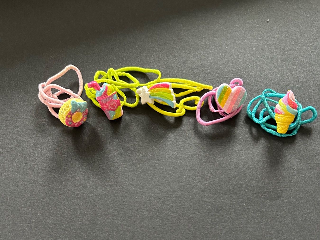 Accessori per capelli: Haargummis Kinder mit Anhänger 5 Stk. neu – Usato da Beinwil am See venduto da Windlepack