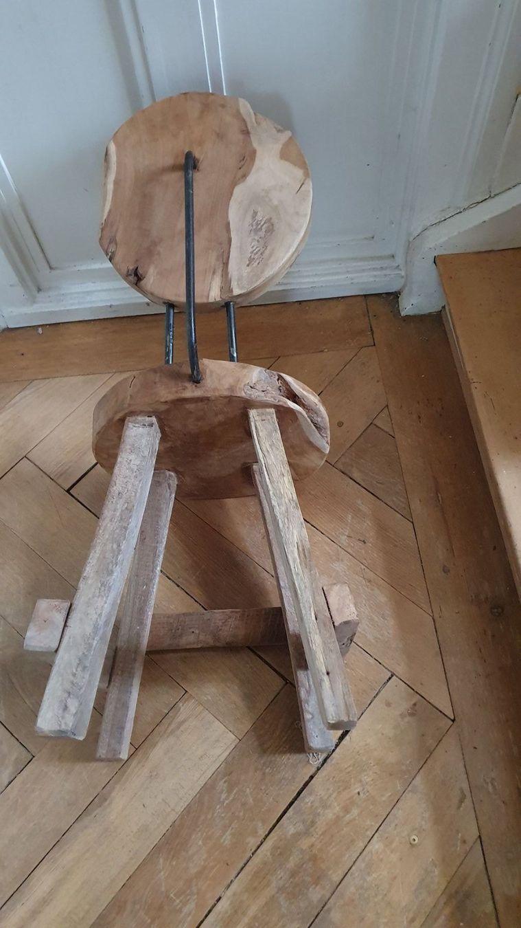 Stühle: Rustikaler Holzstuhl – Gebraucht aus Flawil von Naphtali 3