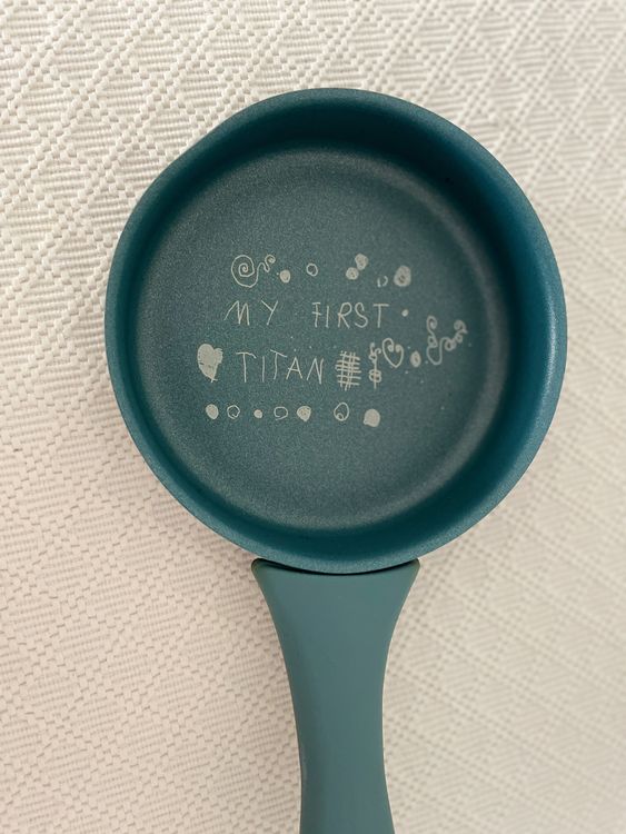 Drbrrly Titanium Pro Pfanne, Titan Pfanne Unbeschichtet, 26/28/30 Cm Titanpfanne, Titanium Hammered Pan Pro, Scratch-Resistant, Antihaft, Für Alle Herdplatten (28cm, Mit Deckel