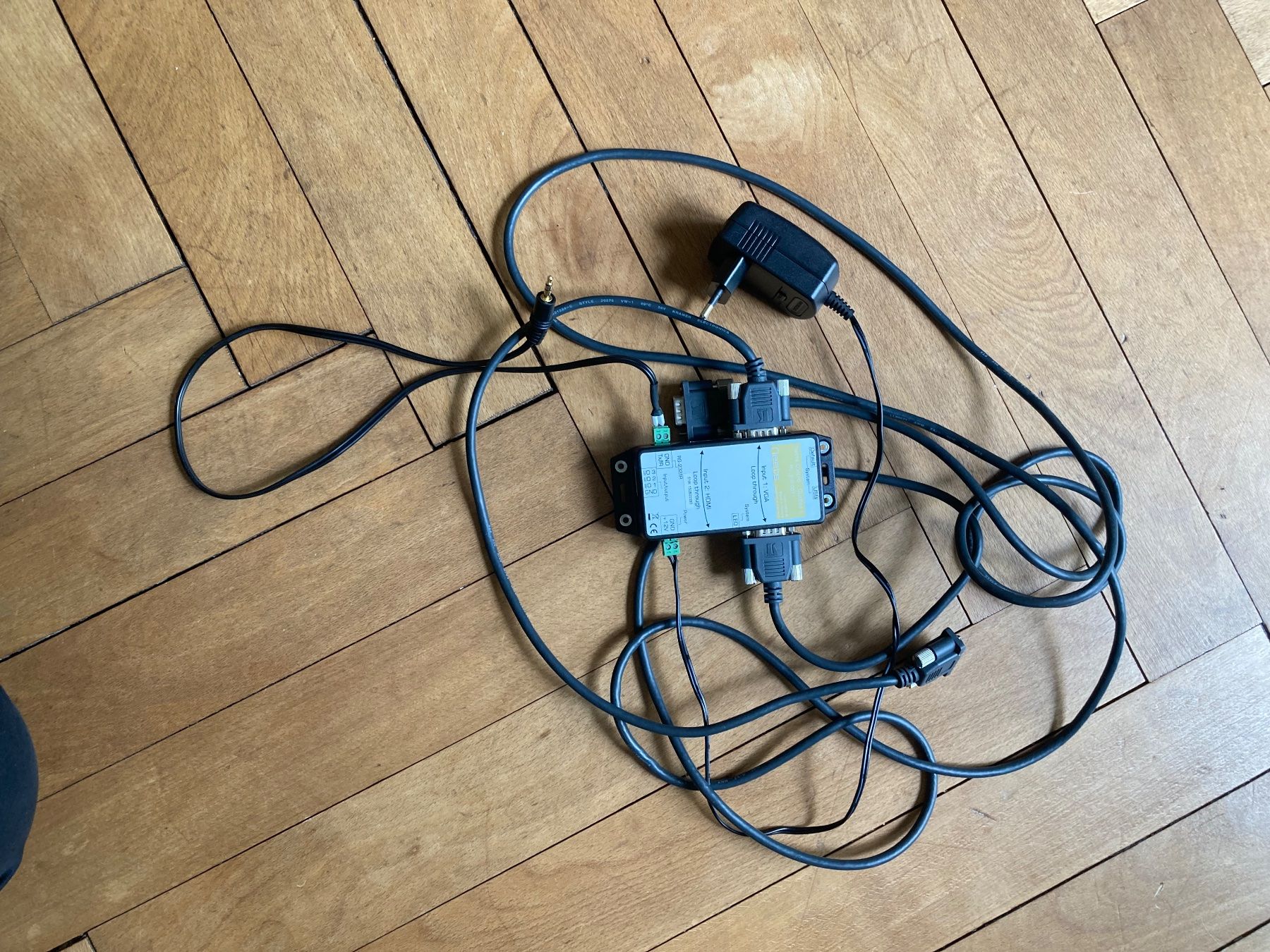 Sistema di controllo: Neets Control Video Umschalter – Usato da Winterthur venduto da Rumo6 1