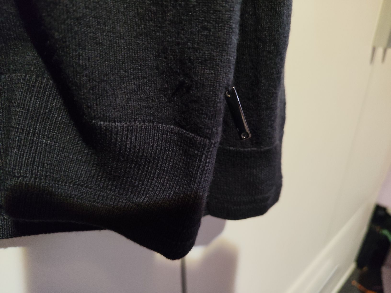Hugo Boss Maglioni & Felpe: Boss Pullover Damen Schwarz Grösse M Wool Silk Schwarz – Usato da Rothrist venduto da SiddharthaMoon 5