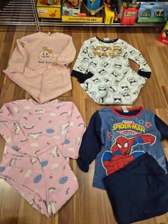 1 Pijama nach Wahl gr 104 oder 110